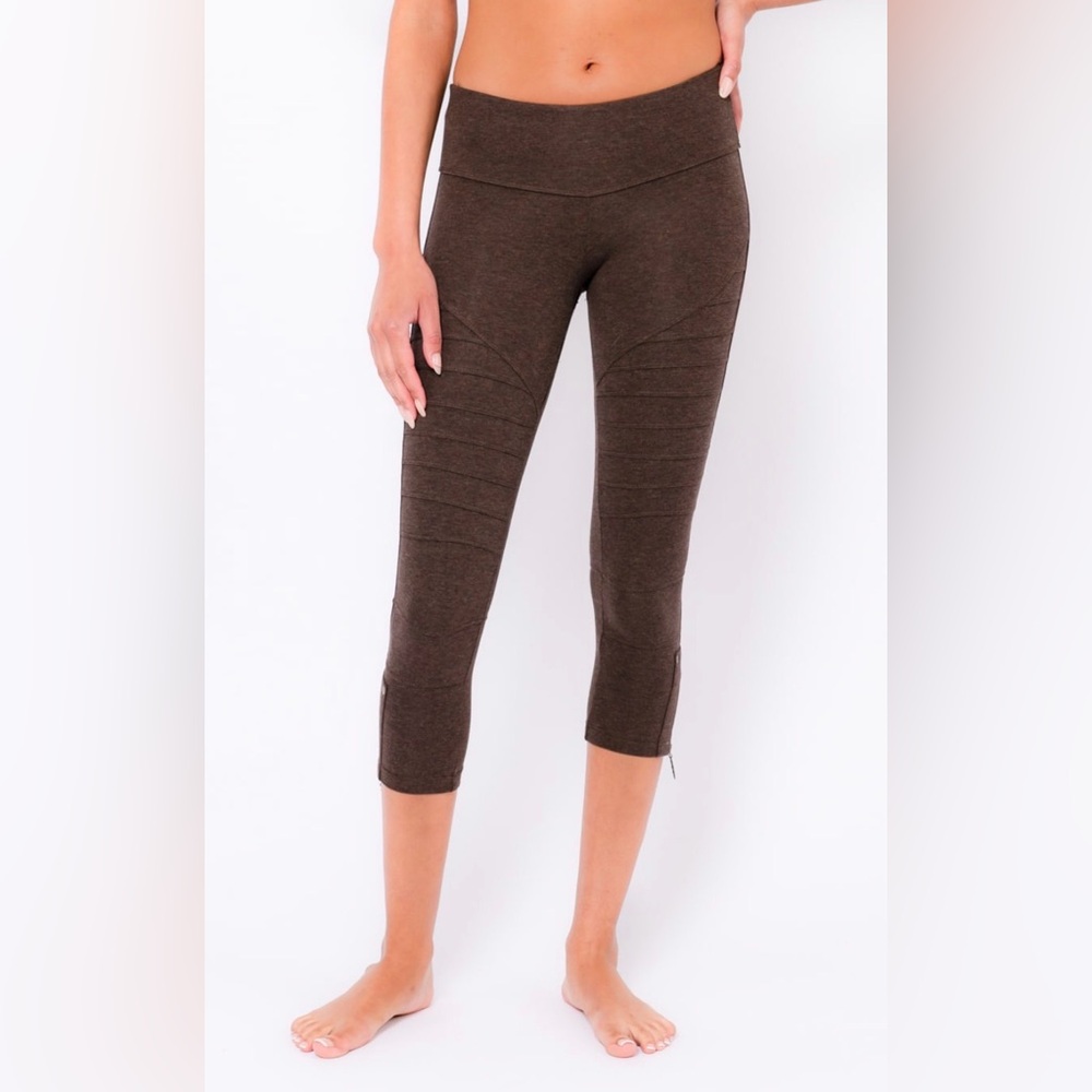 Women’s Brown Capri Yoga Pants - High Waist Stretch